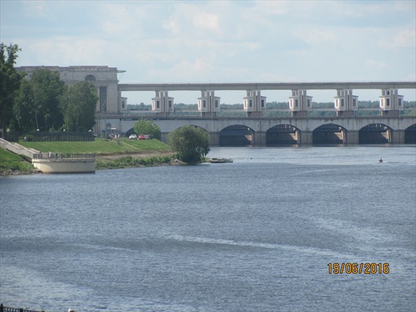 037-Водосбросная плотина Угличской ГЭС